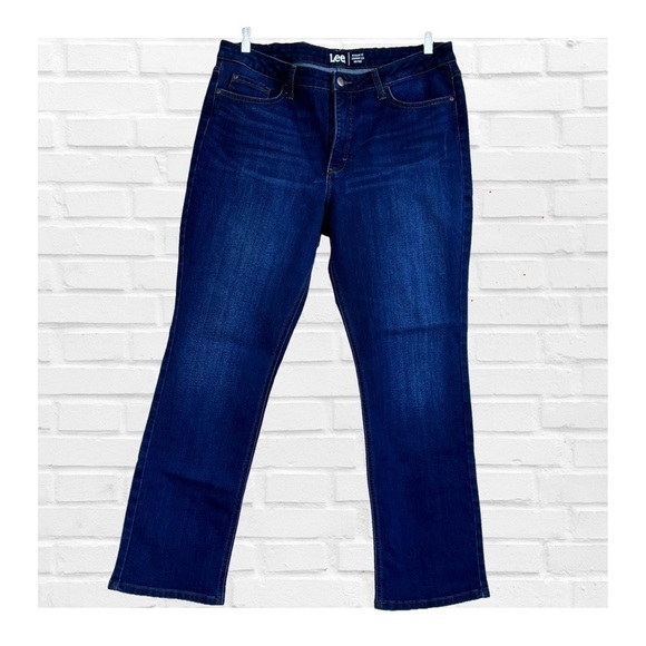 Lee Jeans Regular Fit Straight Leg Mid Rise Dark Wash Women’s 16 Classic Denim - Picture 1 of 5